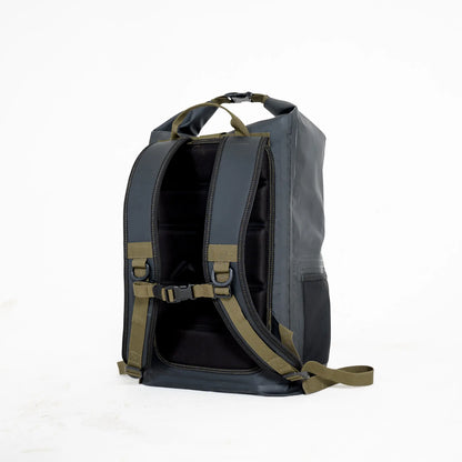 Dry Bag Backpack 30L（防水バックパック）