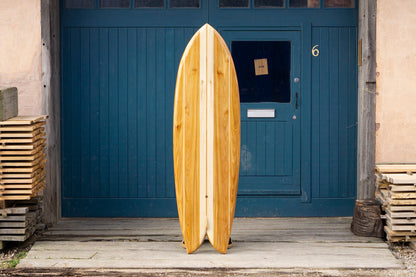 美しきKito Surf Fetch 木製フィッシュボード。高性能でお洒落、永く愛せるサステナブルなカスタムハンドメイド。